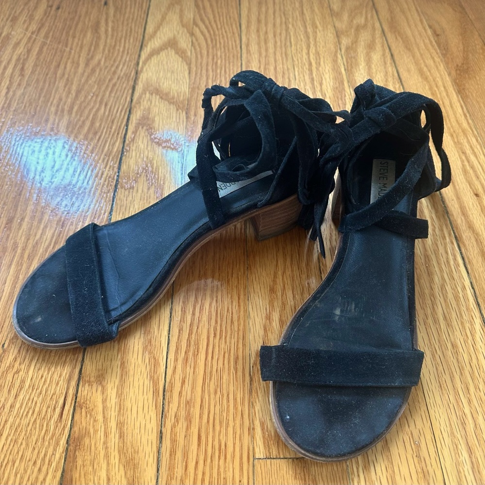 Steve Madden suede sandals